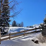 아파트 Guardaval
